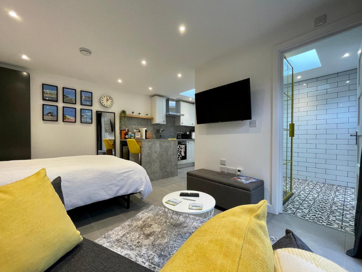 Tiny Home, Boscombe Manor * Борнмут